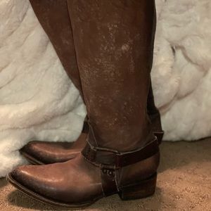 Freebird boots size 10.